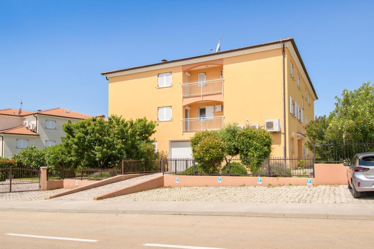 Aurea Novigrad Apartment *
